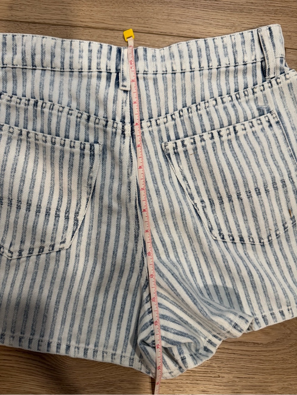 Faherty Women's Topsail Railroad Stripe Blue Denim Shorts size 28 - Picture 6 of 9
